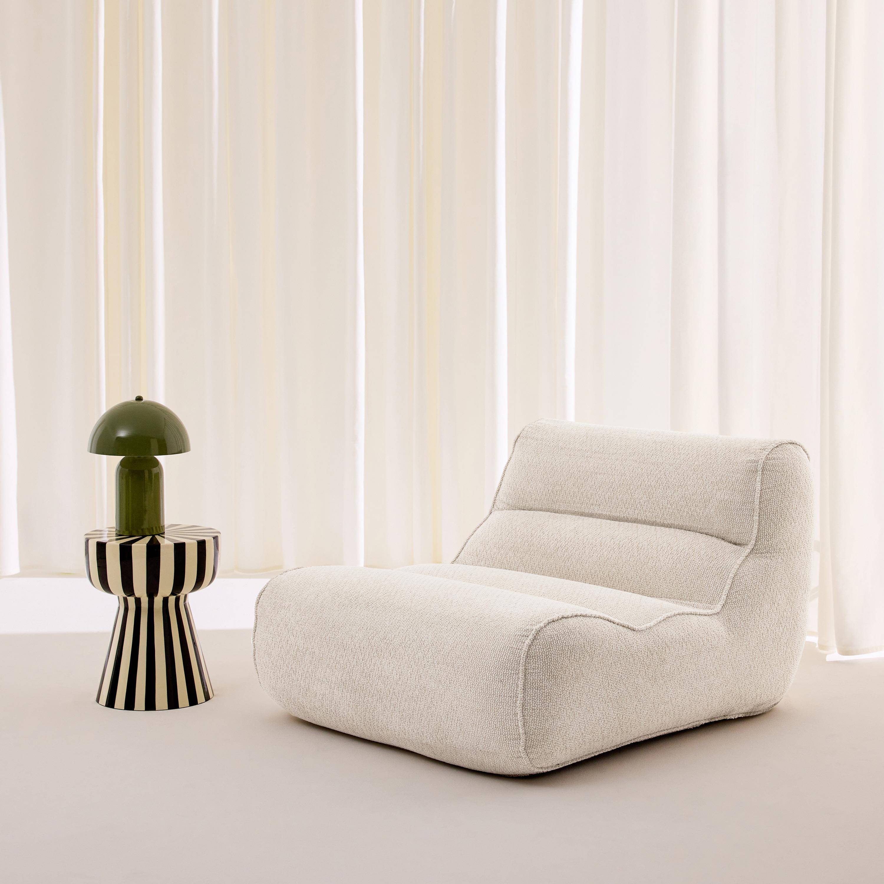 Sillón envasado al vacío de tela chenilla, Dario, Crema, 95x108x66 cm,sweeek,Photo1