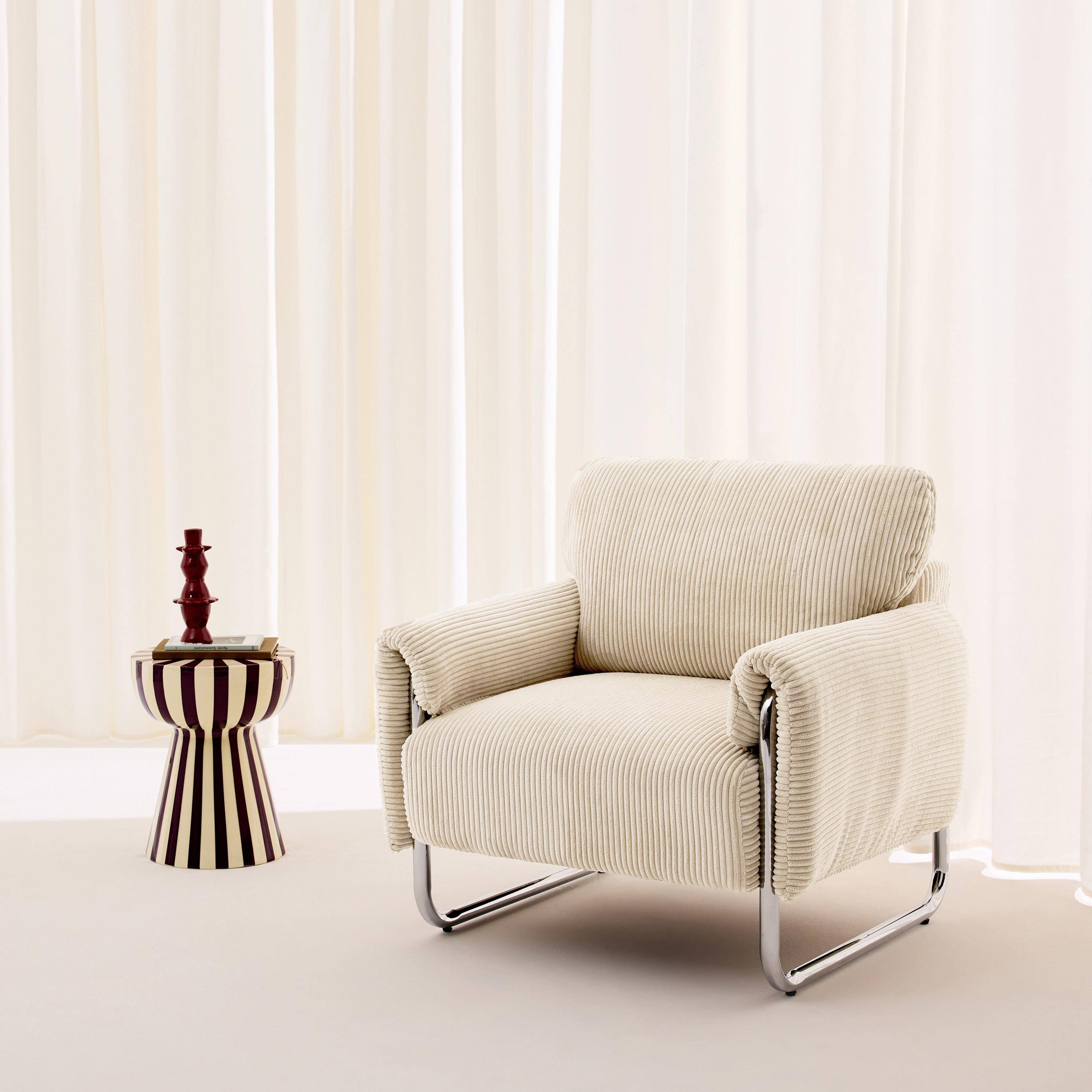 Poltrona vintage em veludo canelado com estrutura em metal cromado Branco sujo - 81x80x80 cm Photo1