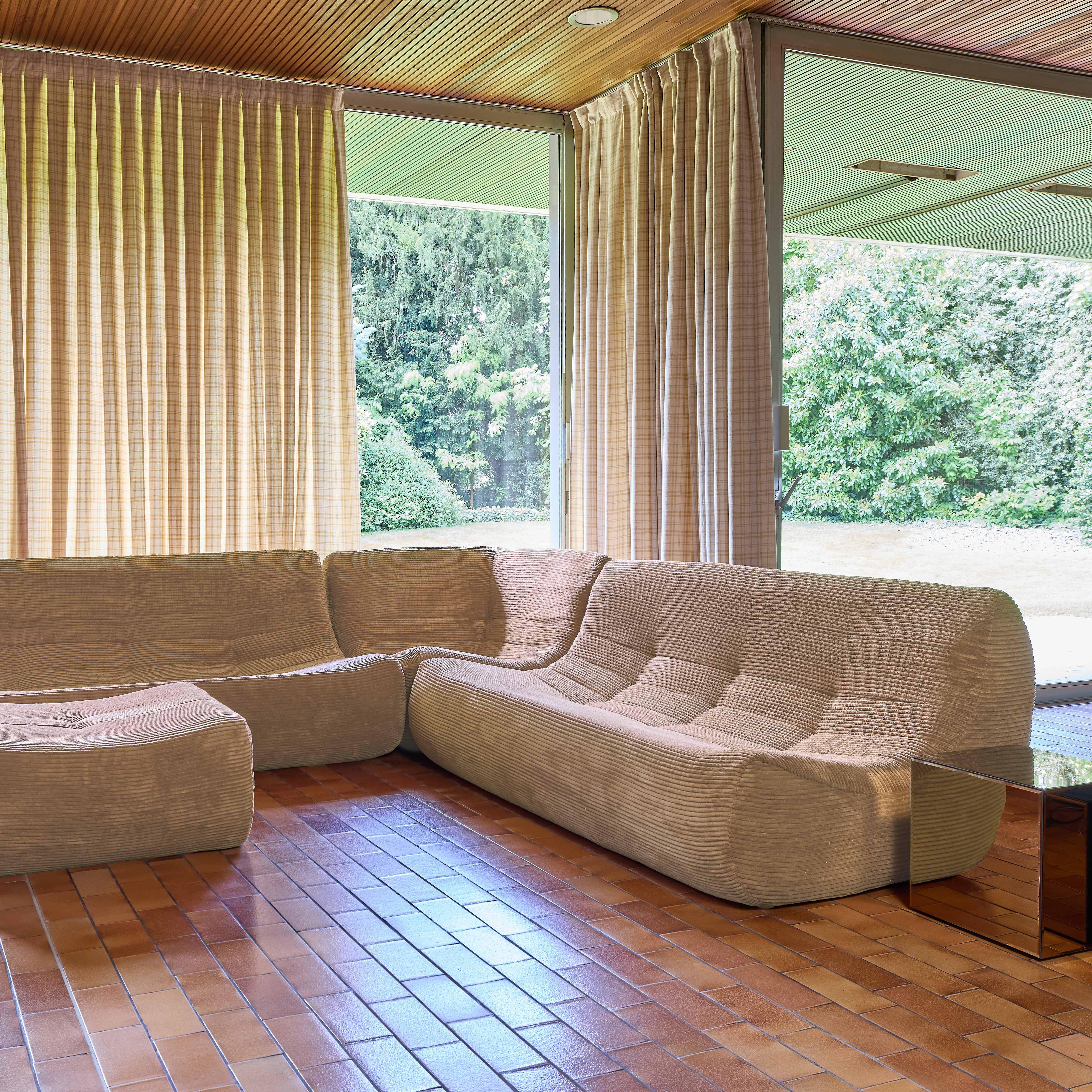 Modułowa sofa narożna 7-osobowa z podnóżkiem z kremowego sztruksu - Sokol,sweeek,Photo6