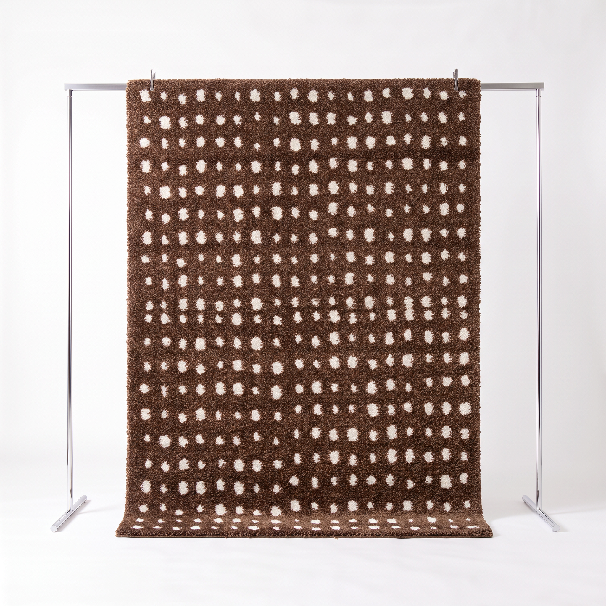 Alfombra interior con lunares marrones y crema, Eno, 170x120x3 cm Photo1