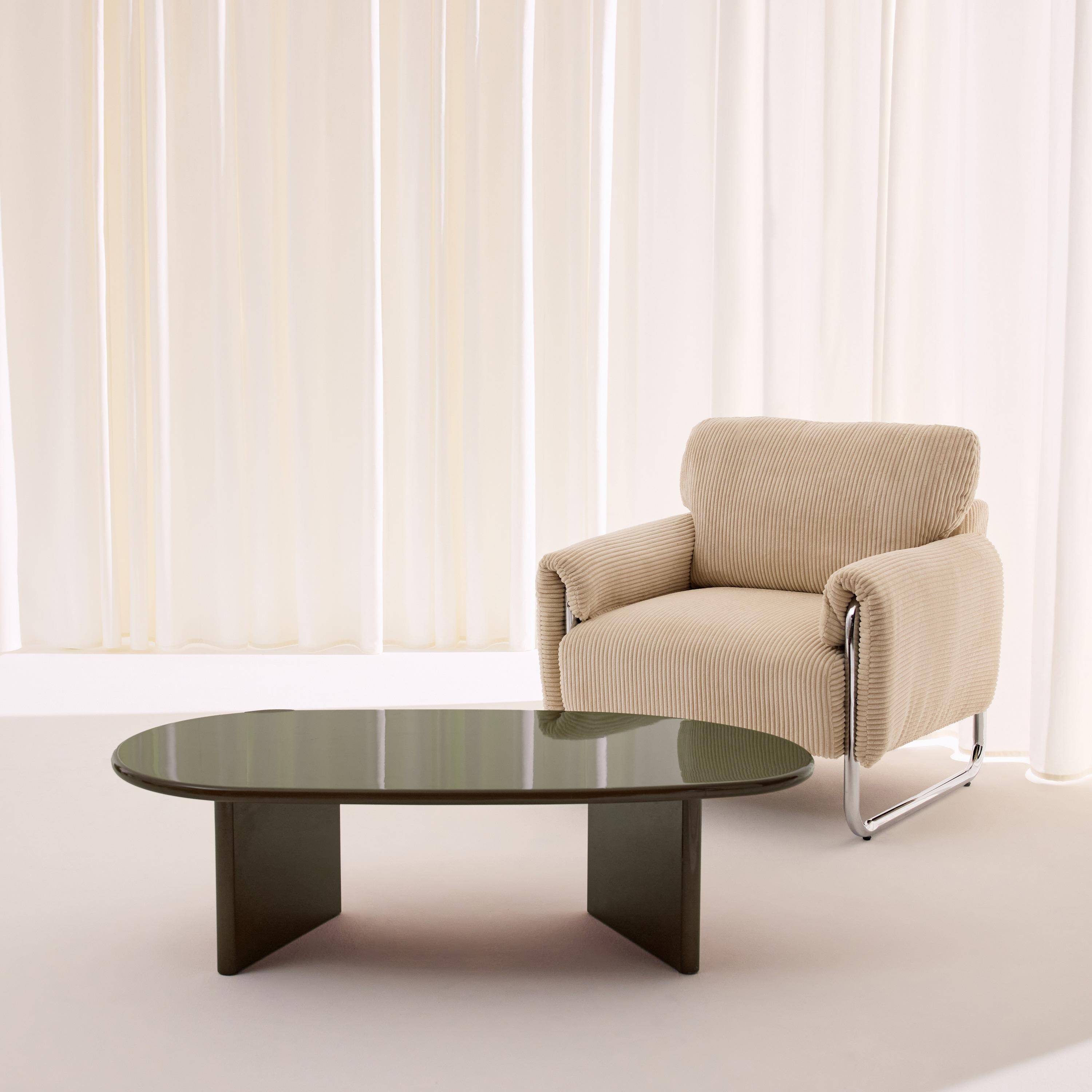 Tavolino basso ovale finitura lucida, Rumi, Verde kaki, 120x60x35 cm Photo1