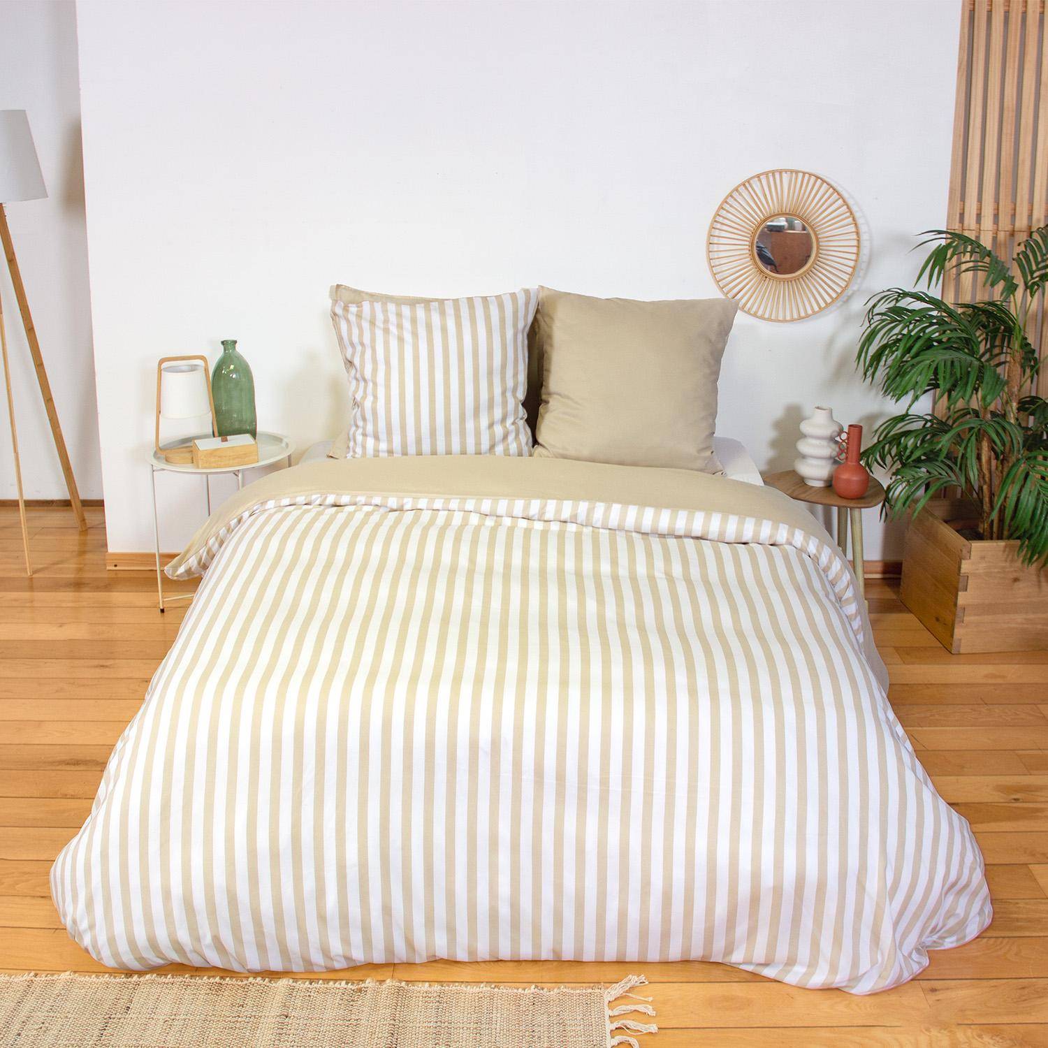 Ropa de cama de microfibra reversible con rayas beige, 2 plazas - 240x220x5 cm Photo1