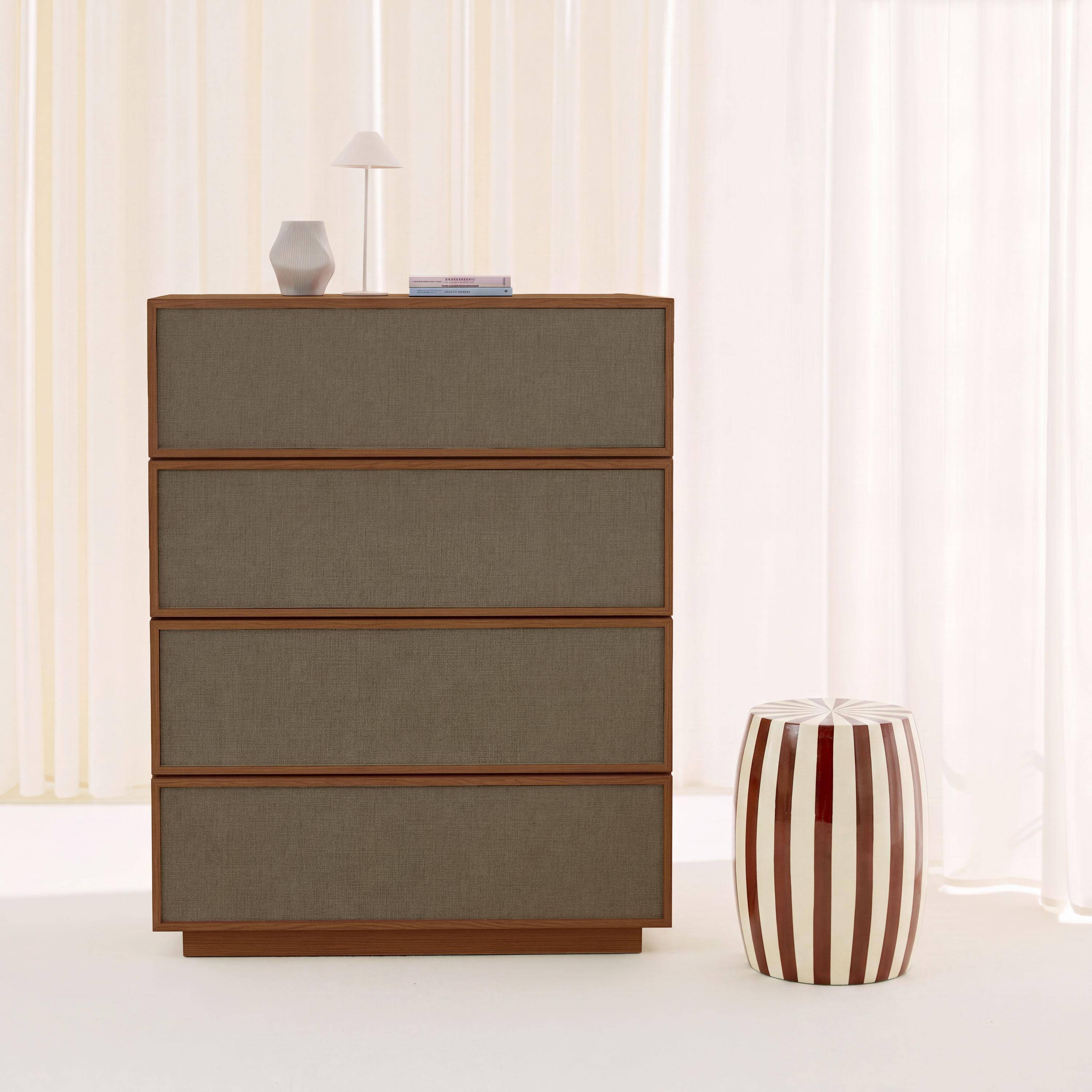 Commode de rangement décor bois et tissu 4 tiroirs noyer - Kuba Photo1