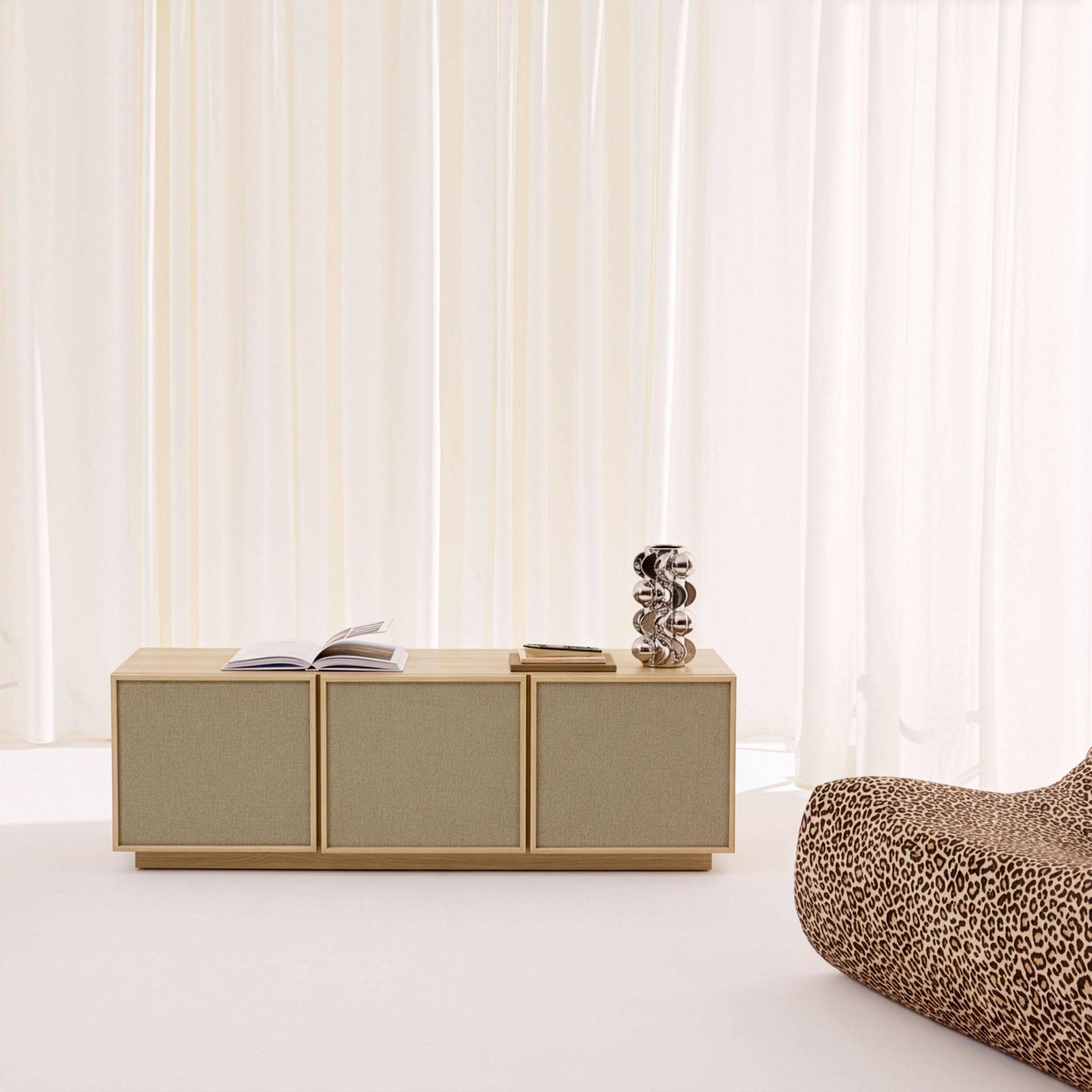 Mueble de TV efecto madera y tela con 3 puertas, 140cm, Kuba, Natural, 140x40x45 cm Photo3