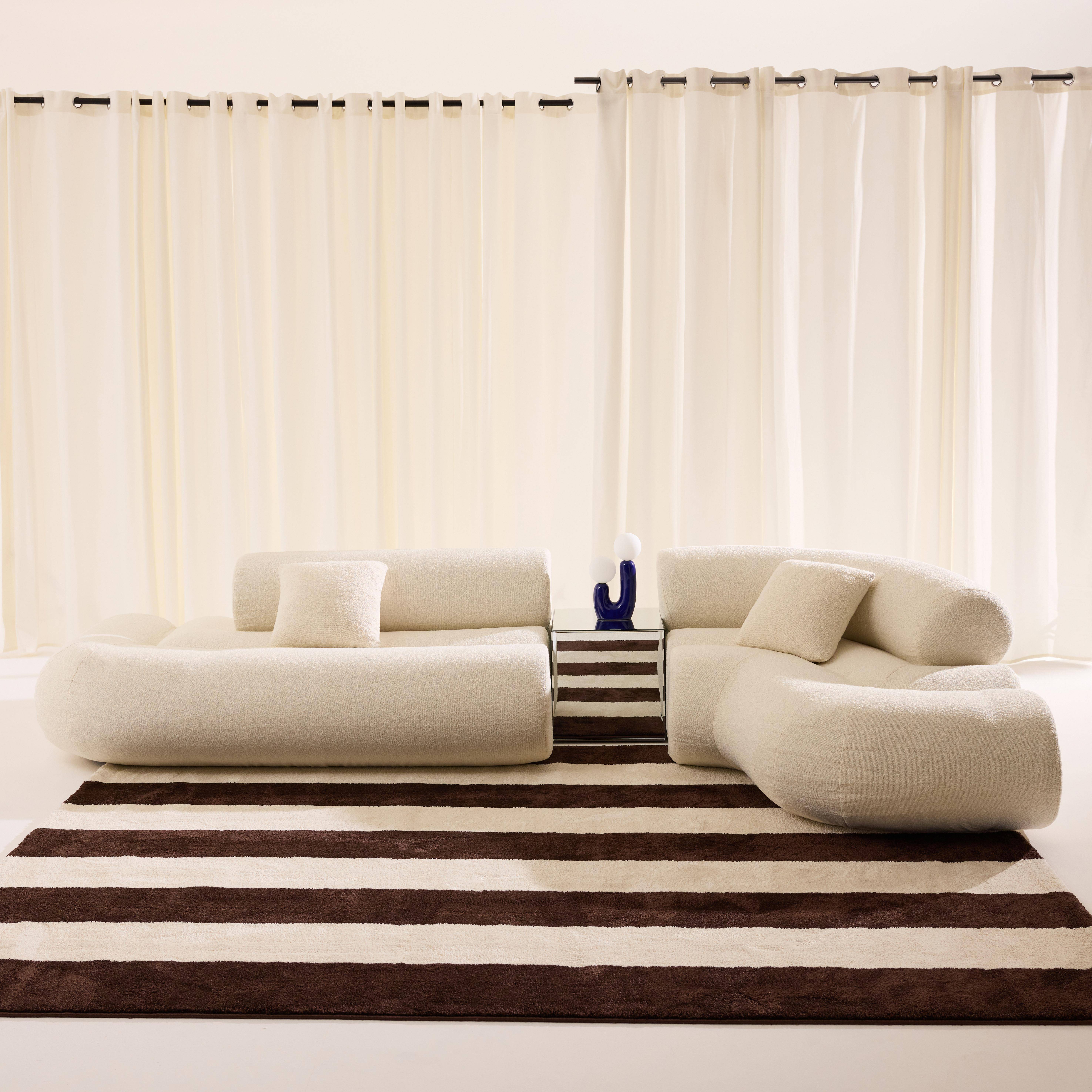 Organisches 3-Sitzer-Ecksofa mit strukturiertem Bouclé-Bezug in weiß - Iconik Photo2