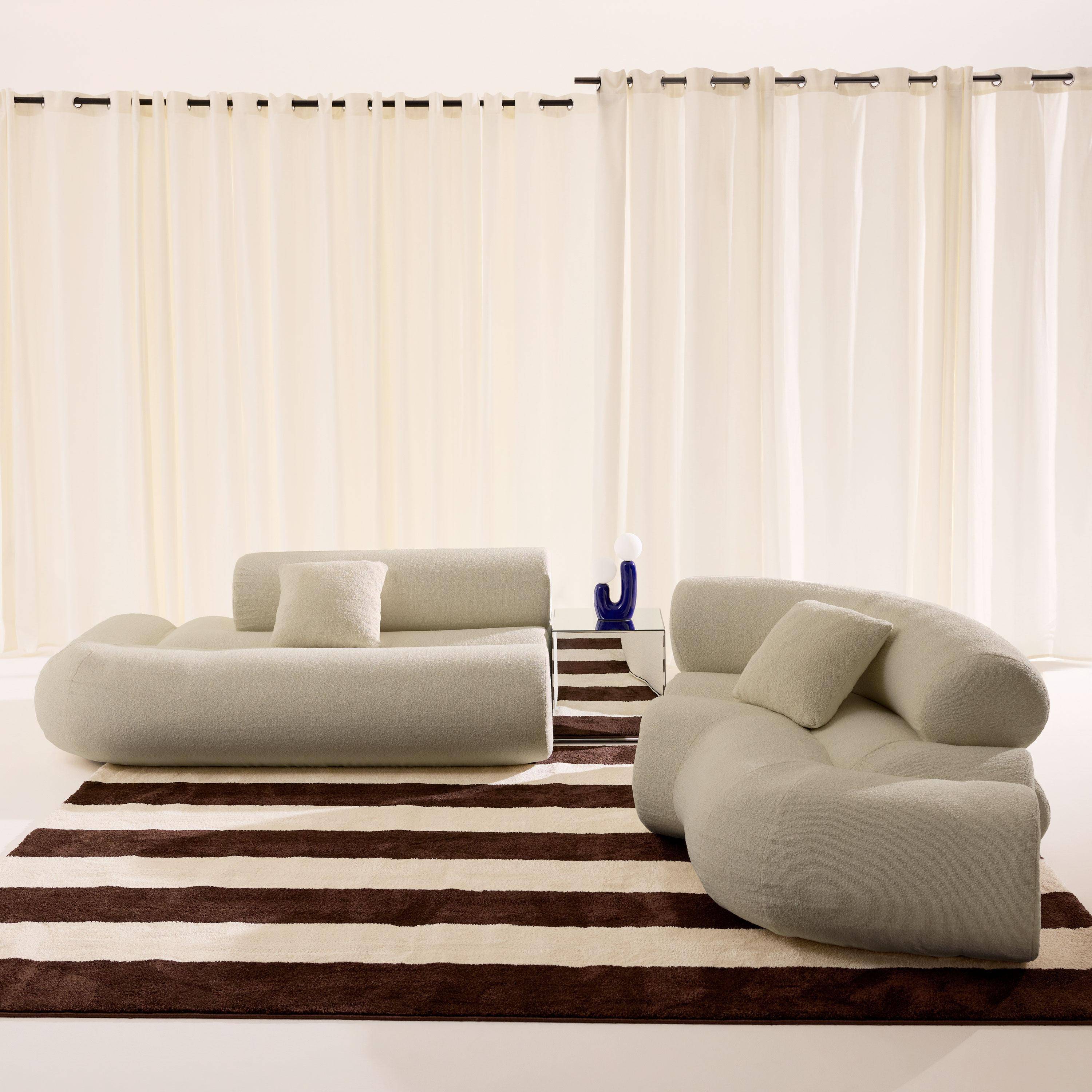 Organisches 3-Sitzer-Ecksofa mit strukturiertem Bouclé-Bezug in beige - Iconik Photo3