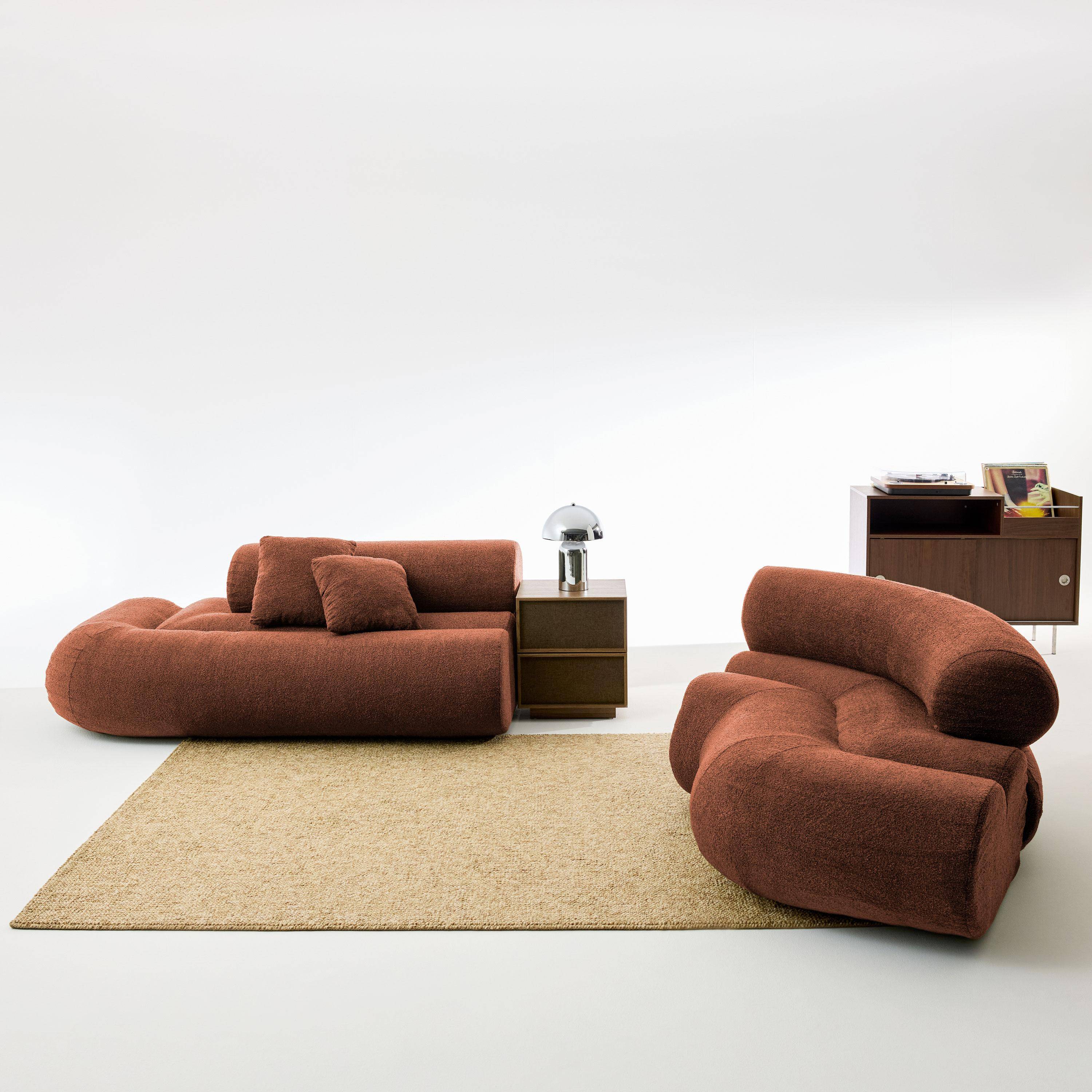Organisches 3-Sitzer-Ecksofa mit strukturiertem Bouclé-Bezug in terrakotta - Iconik Photo2