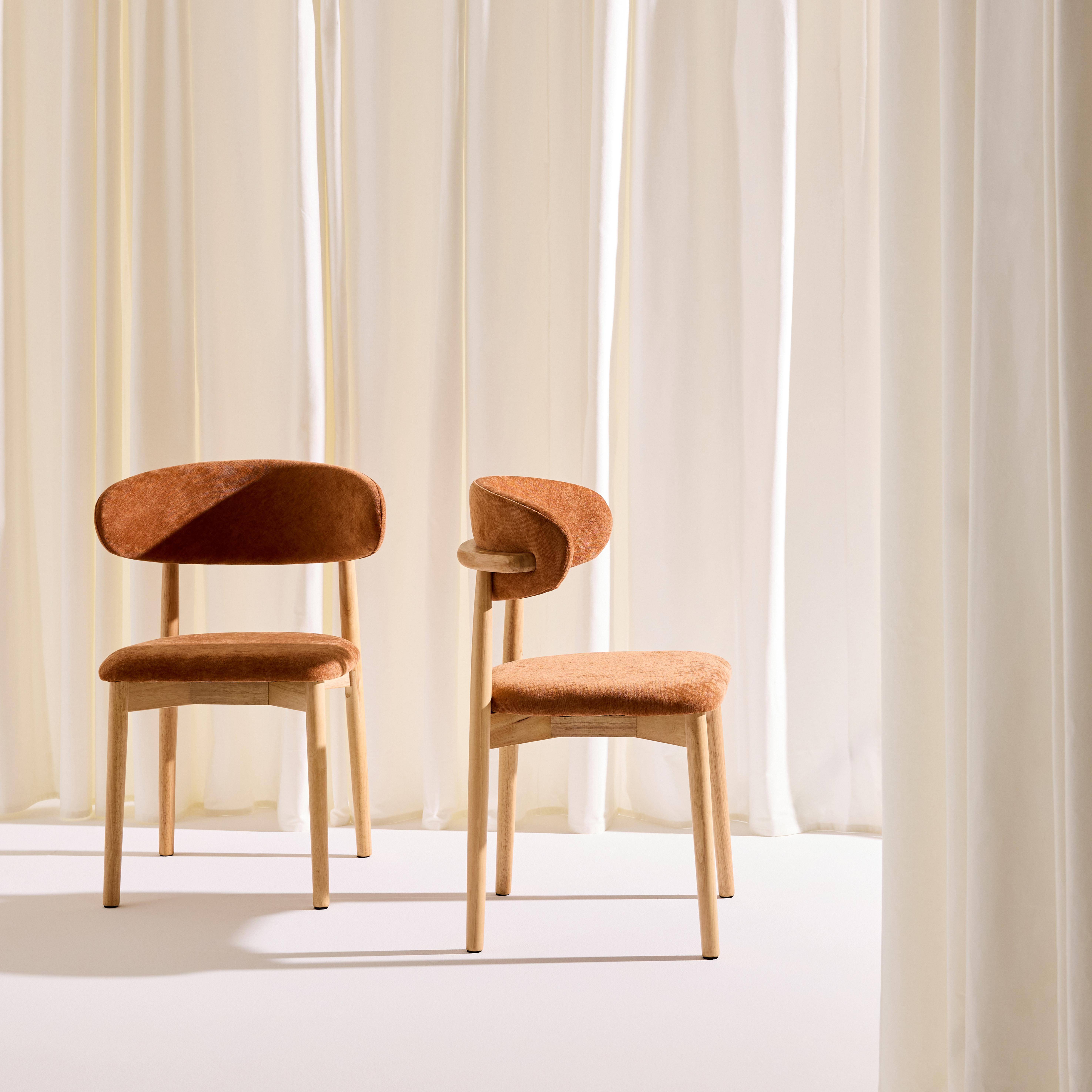 Silla de madera de caucho natural y tela de chenilla, set de 2 Natural - 57x49x79 cm,sweeek,Photo1