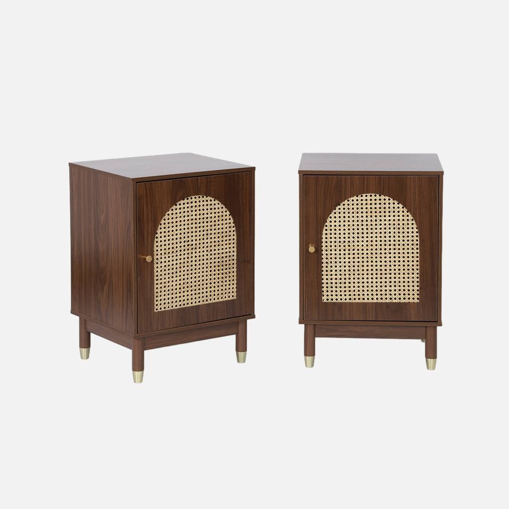 Set 2 comodini in legno con ante in cannage, Noce