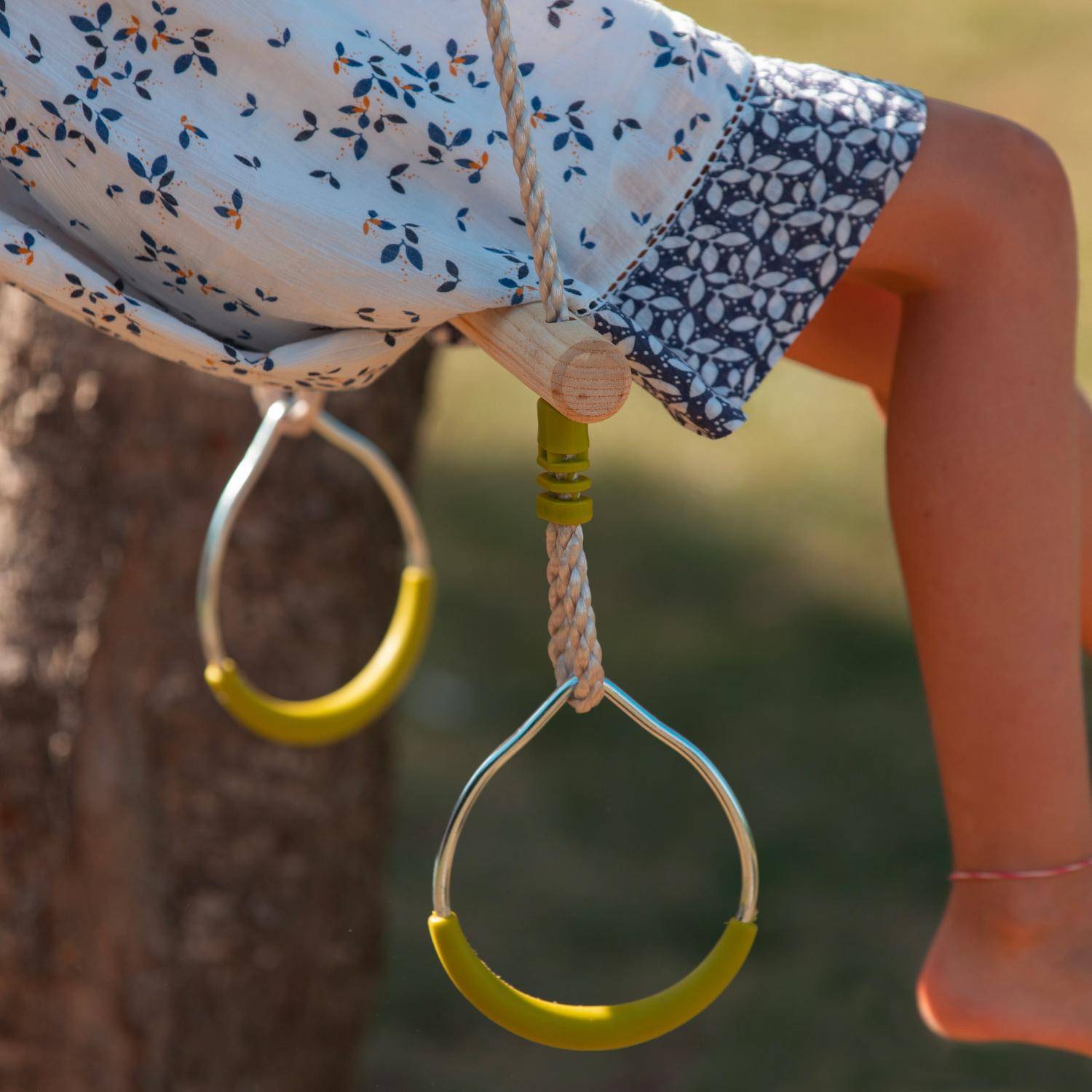 Wooden trapeze with metal rings, Kornog, Green, 35x35x58 cm Photo2