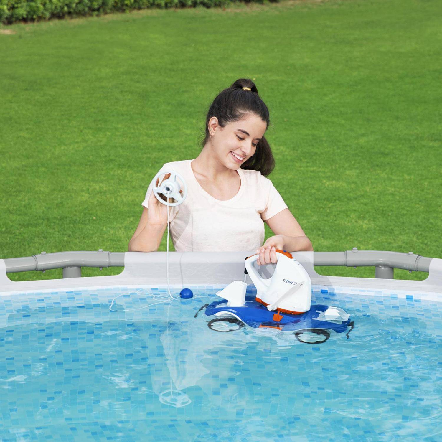 Aspirador de piscinas elétrico autónomo Aquatronix Photo4