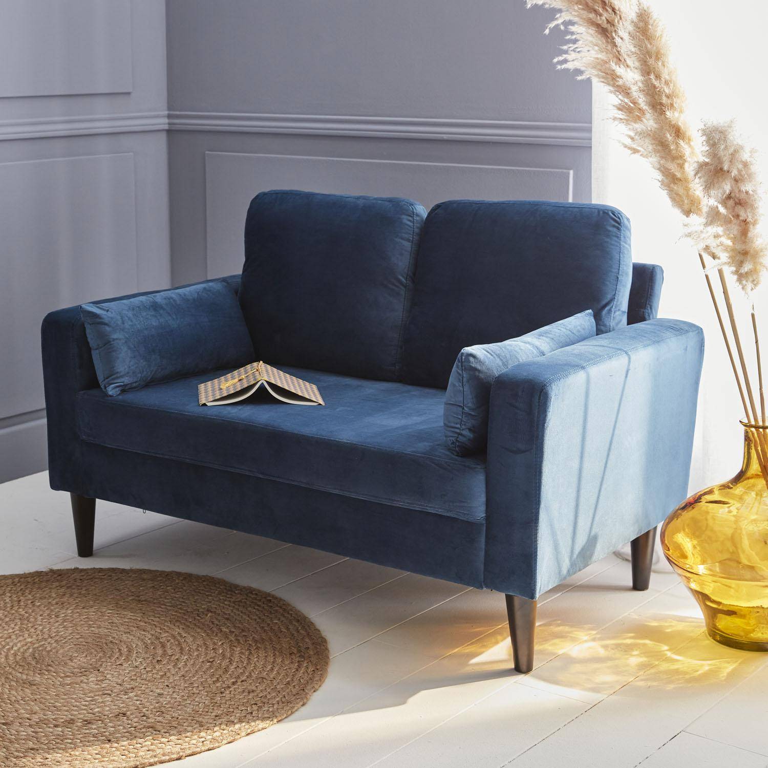 Tweezits sofa van blauw velours- Bjorn - 2-zits bank met houten poten, scandinavische stijl  ,sweeek,Photo2