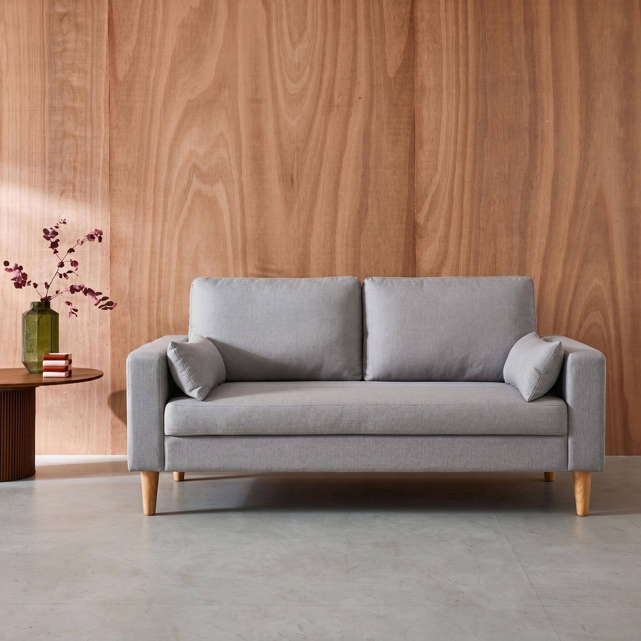3-zitsbank in lichtgrijs stof - Bjorn - 3-zits bank met houten poten, scandinavische stijl  ,sweeek,Photo1