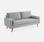 3-sitziges skandinavisches Sofa aus hellgrauem Stoff, Holzbeine  | sweeek