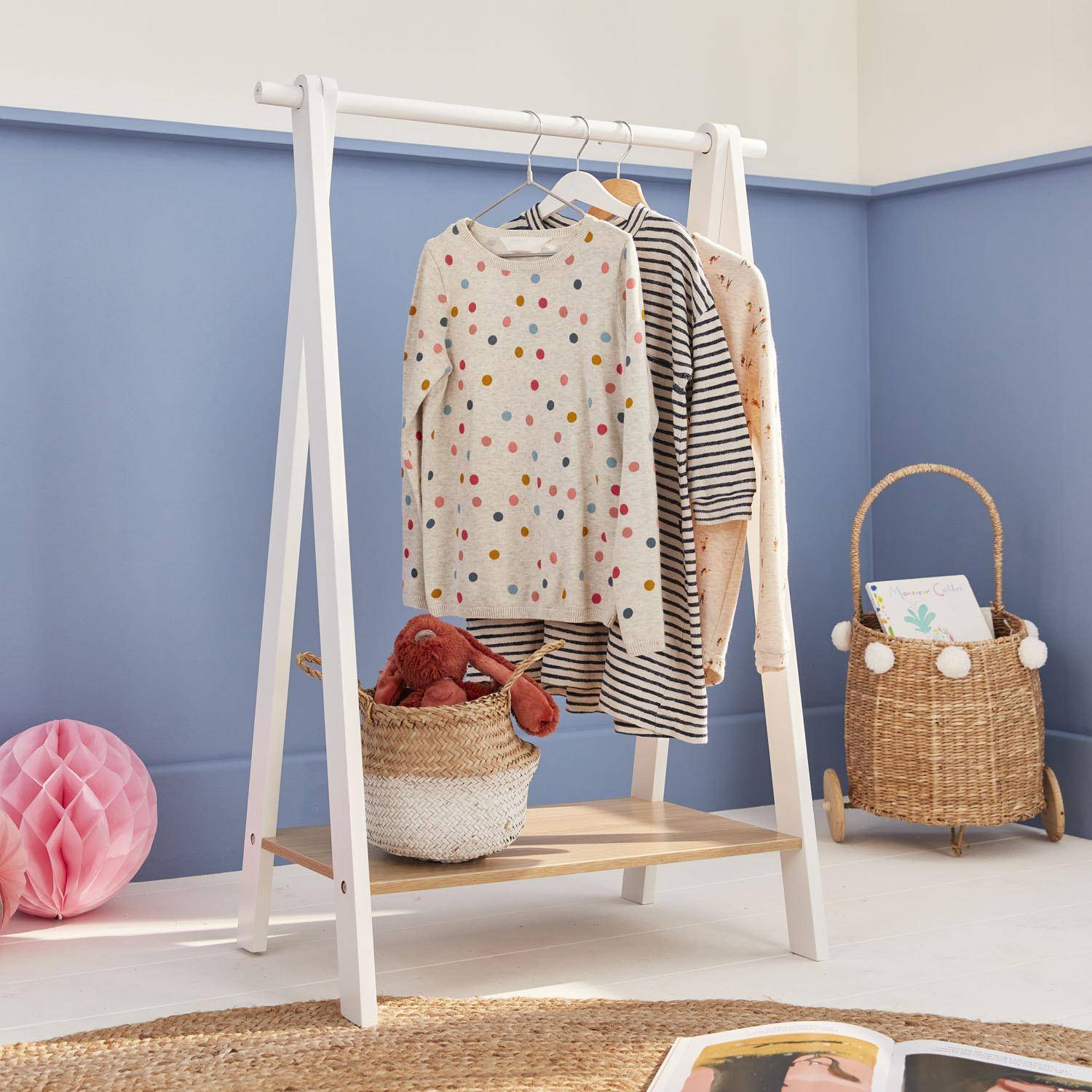 White natural pine children's clothes rail - Tobias - 70 x 100cm, lower shelf, Scandi-style, 4 legs, 4.3kg,sweeek,Photo2
