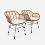 Lot de deux fauteuils effet rotin- résine et métal noir, style colonial, assise beige Photo5