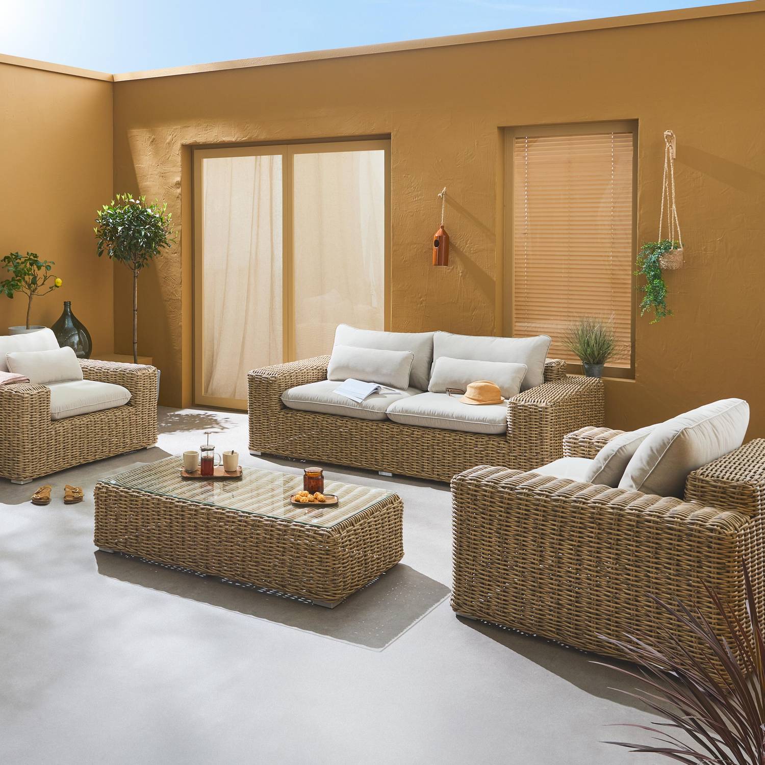 Salon de jardin extra large pour 4 personnes en résine beige - Gubbio - coussin beige Photo2