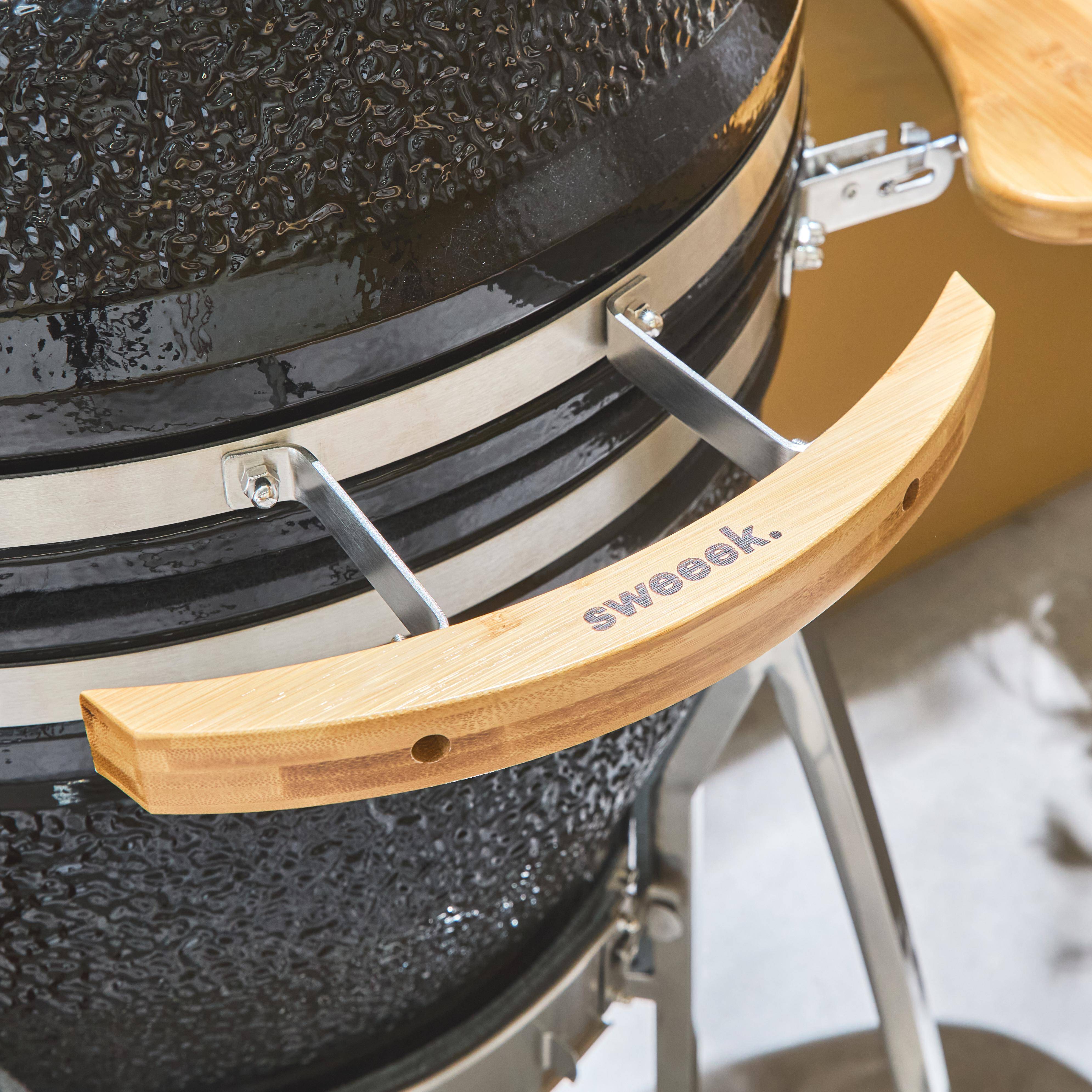 Barbecue charbon en céramique, Kamado Ø 57cm, avec chariot, garde au chaud, récupérateur de cendre et housse, tablettes rétractables,sweeek,Photo7