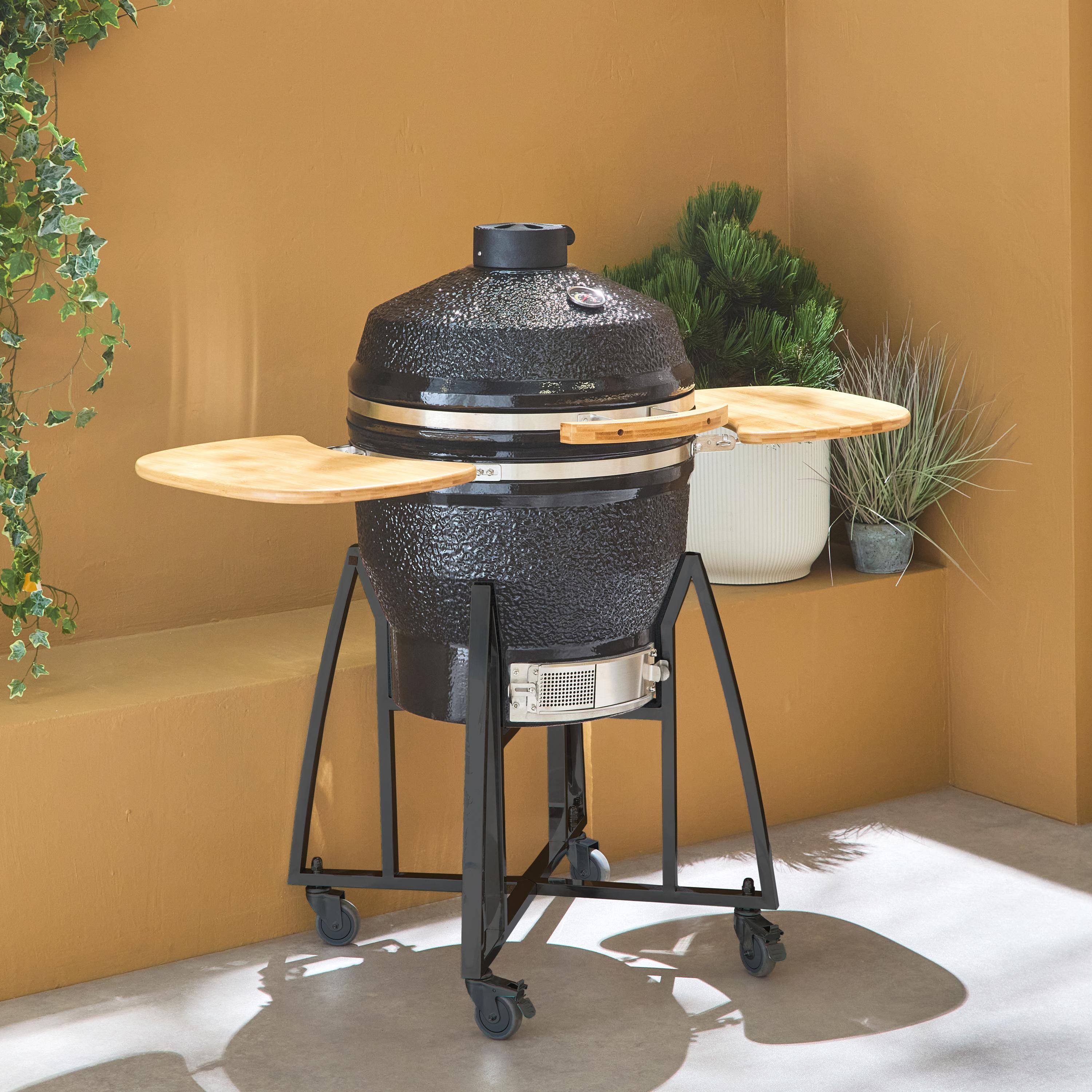 Keramische houtskoolbarbecue, Kamado Ø57cm, met houder,  warmhoudrooster, asbak en hoes, zijtafels Photo1