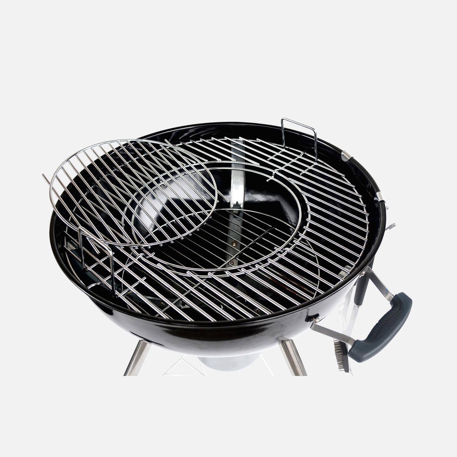 Barbecue PREMIUM charbon de bois Ø57cm, Charles + accessoires - noir émaillé, avec grille amovible, aérateurs, fumoir, récupérateur de cendres, housse, rack et ustensiles ,sweeek,Photo9