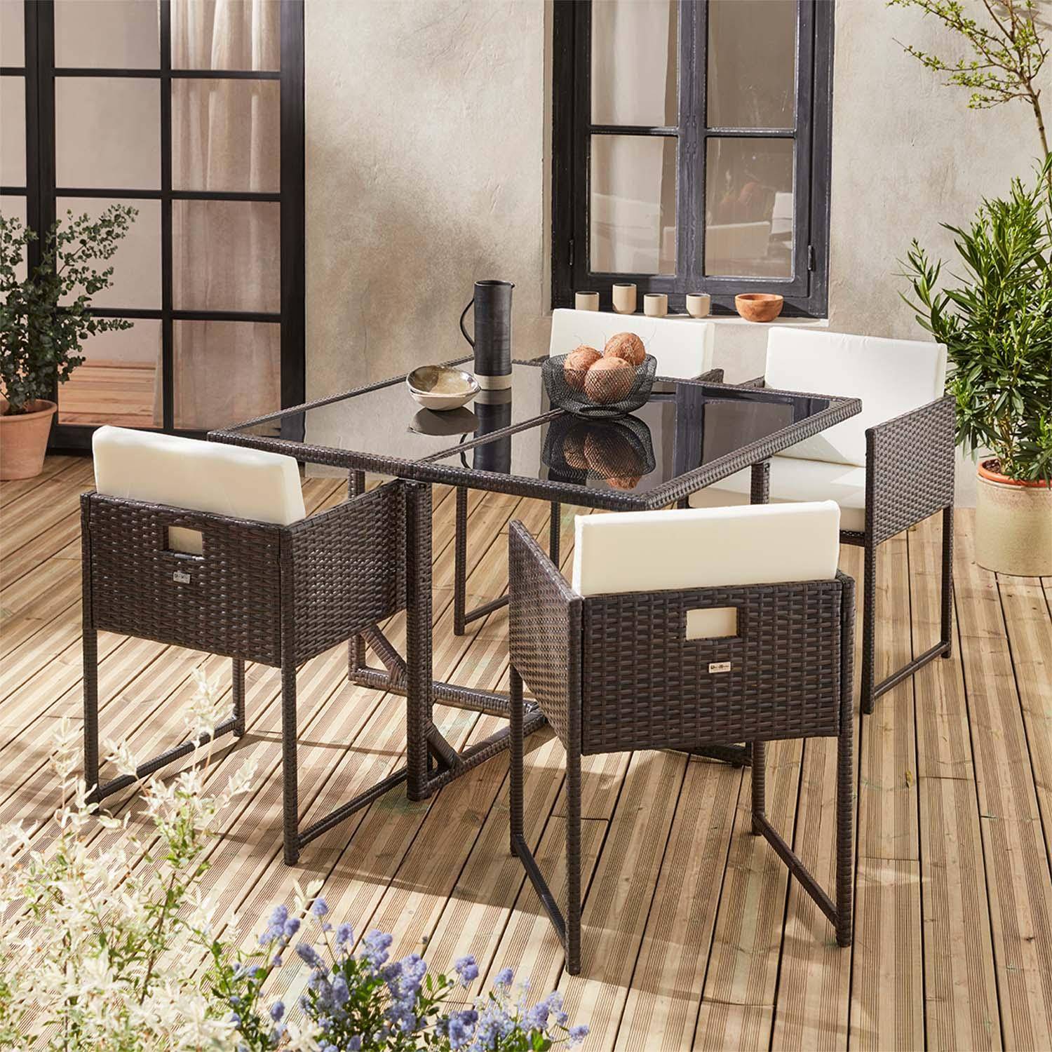 Table de jardin en résine 4 places – FIRENZE 4 – coloris marron, coussins blancs, table encastrable Photo1