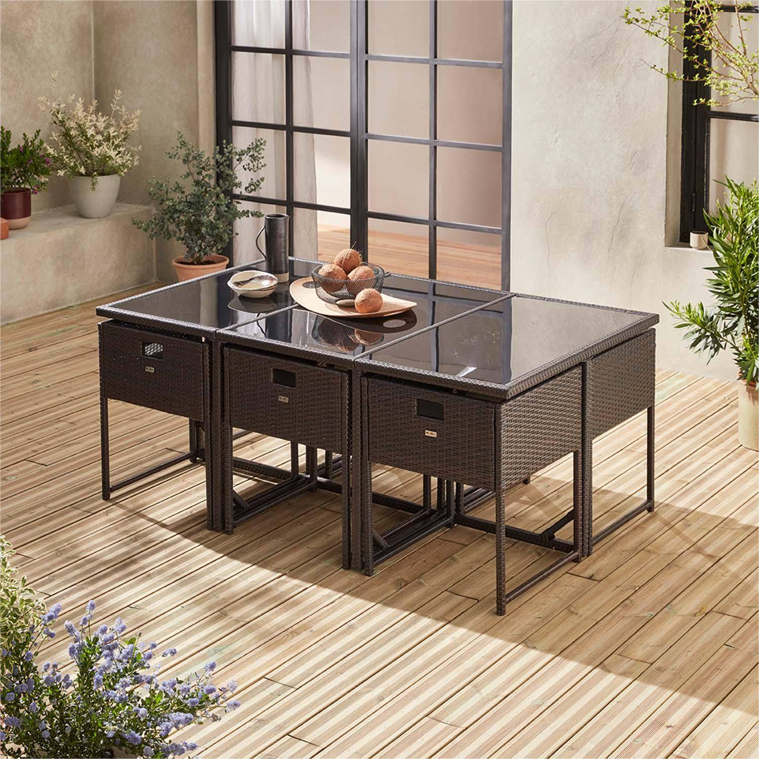 Table de jardin en résine 6 places – FIRENZE 6 – coloris marron, coussins blancs, table encastrable Photo1