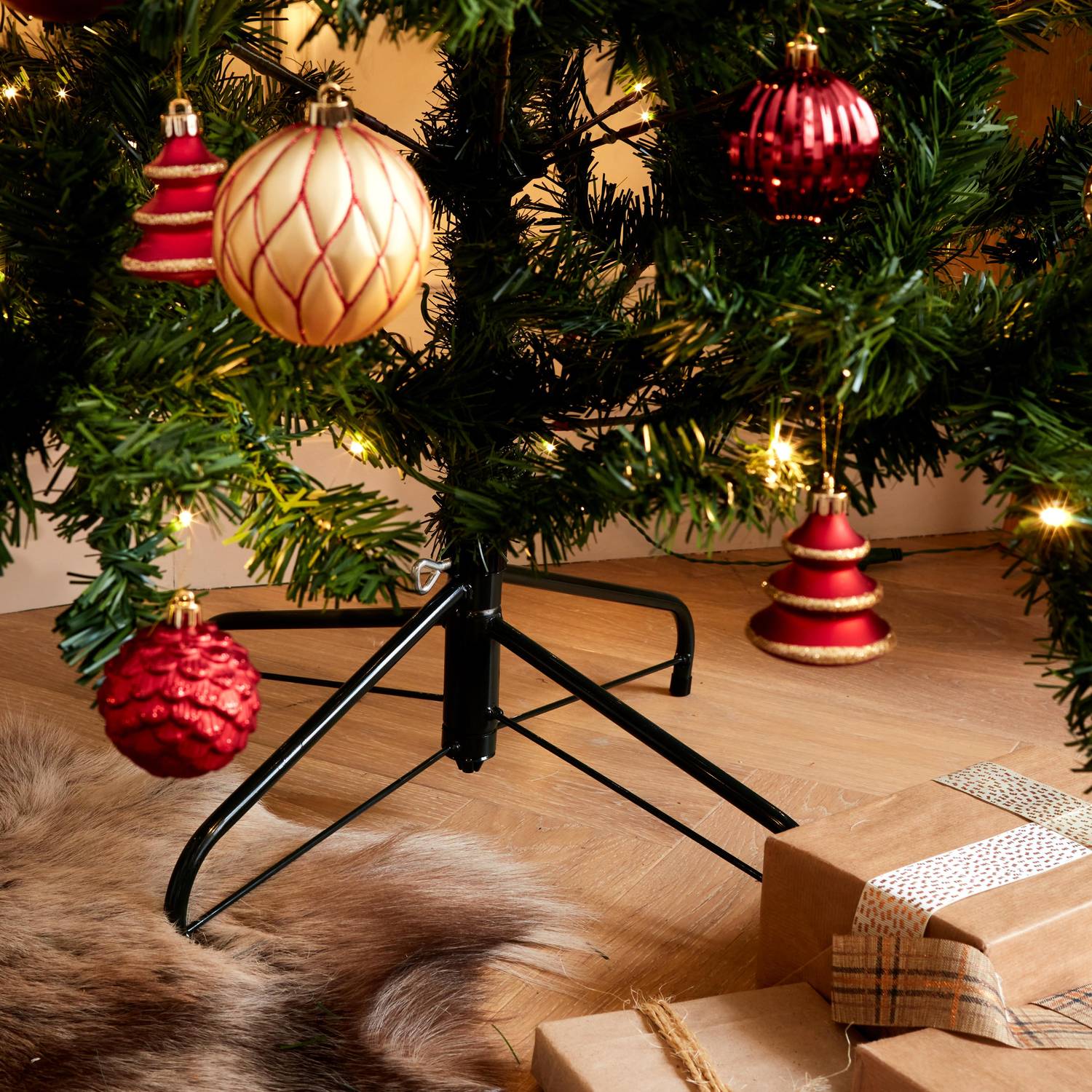 Künstlicher Weihnachtsbaum mit Dekorationsset - Toronto 210cm - Grün mit Dekoration in Rot und Gold Photo6