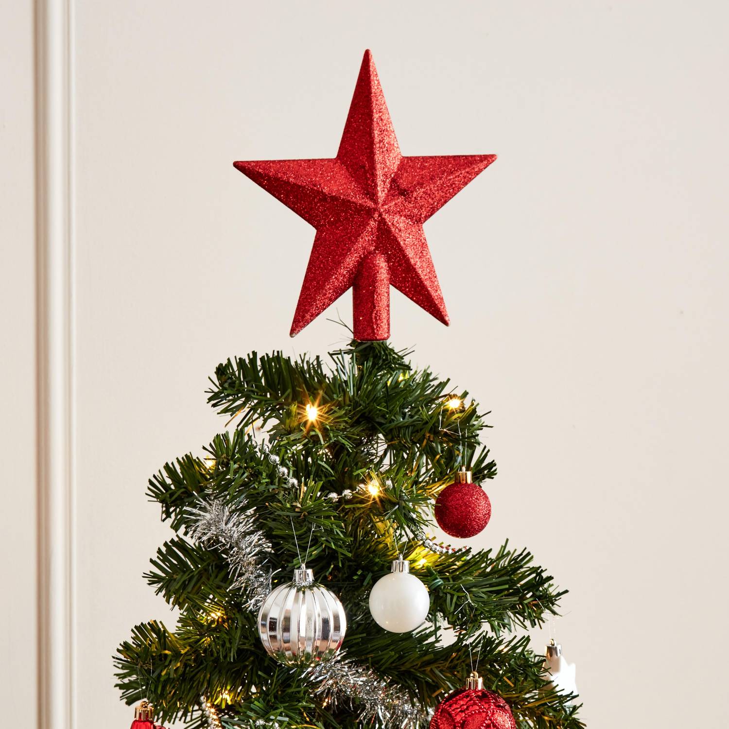 Künstlicher Weihnachtsbaum mit Dekorationsset - Toronto 210cm - Grün mit Dekoration in Rot und Gold Photo4