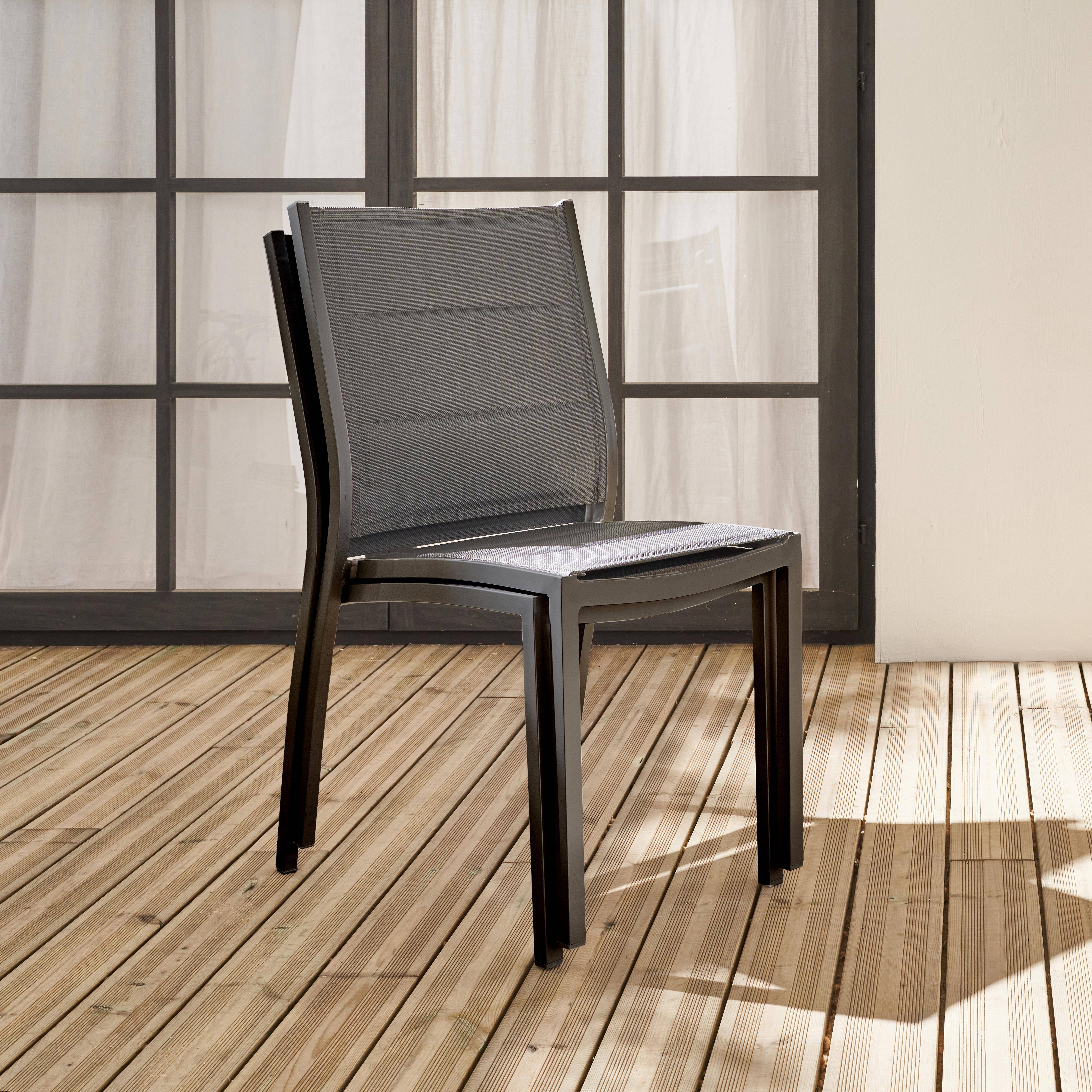 Conjunto de 2 cadeiras - Chicago / Odenton Anthracite - Em alumínio antracite e textilene cinzento taupe, empilháveis Photo2