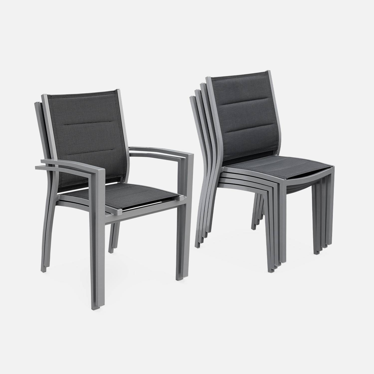 Chicago set, 1 tafel met een verlengstuk,  2 fauteuils, 4 stoelen uit aluminium en textileen Photo8