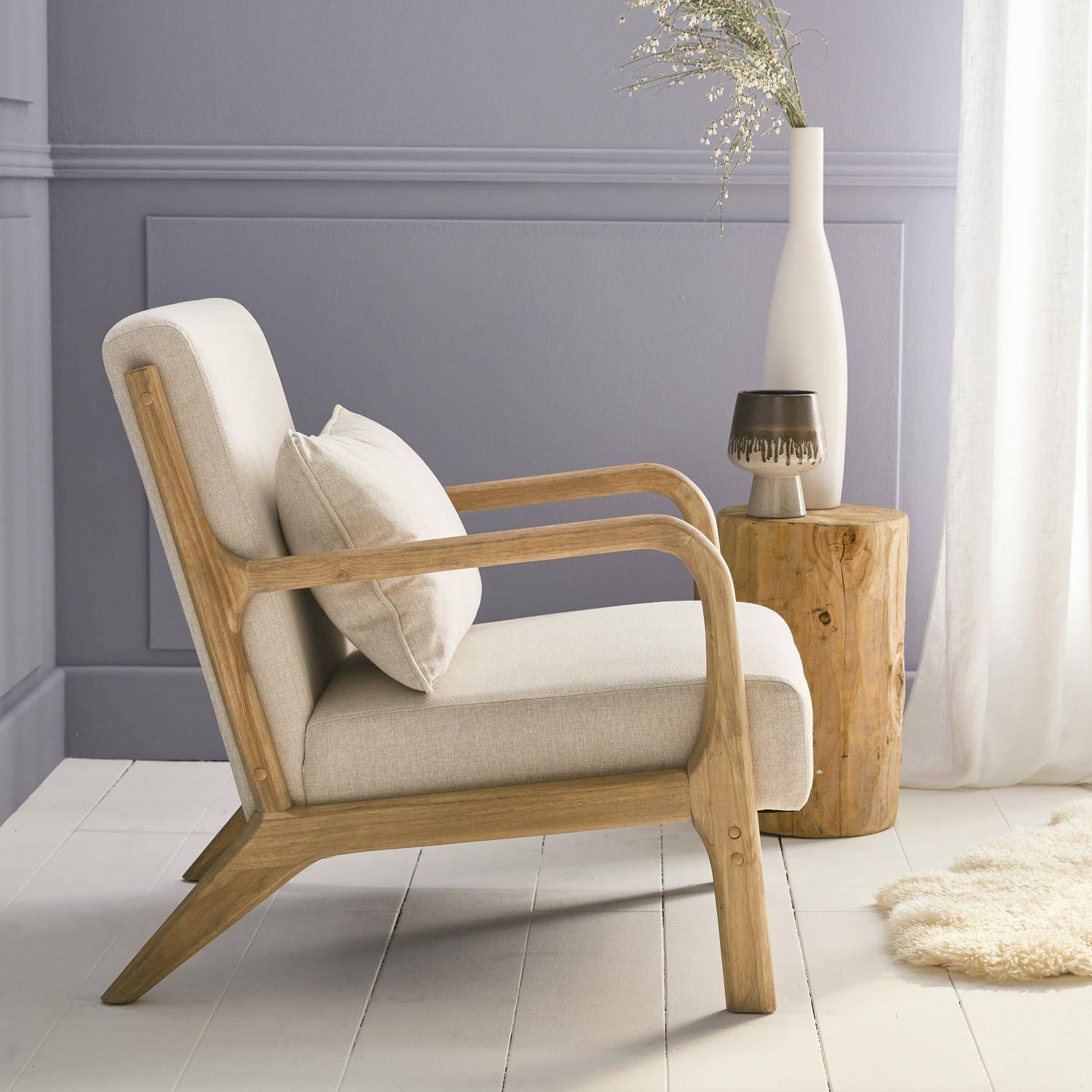Poltrona de design em madeira e tecido, 1 assento reto fixo, pernas em bússola escandinavas, estrutura em madeira maciça, assento bege confortável Photo2