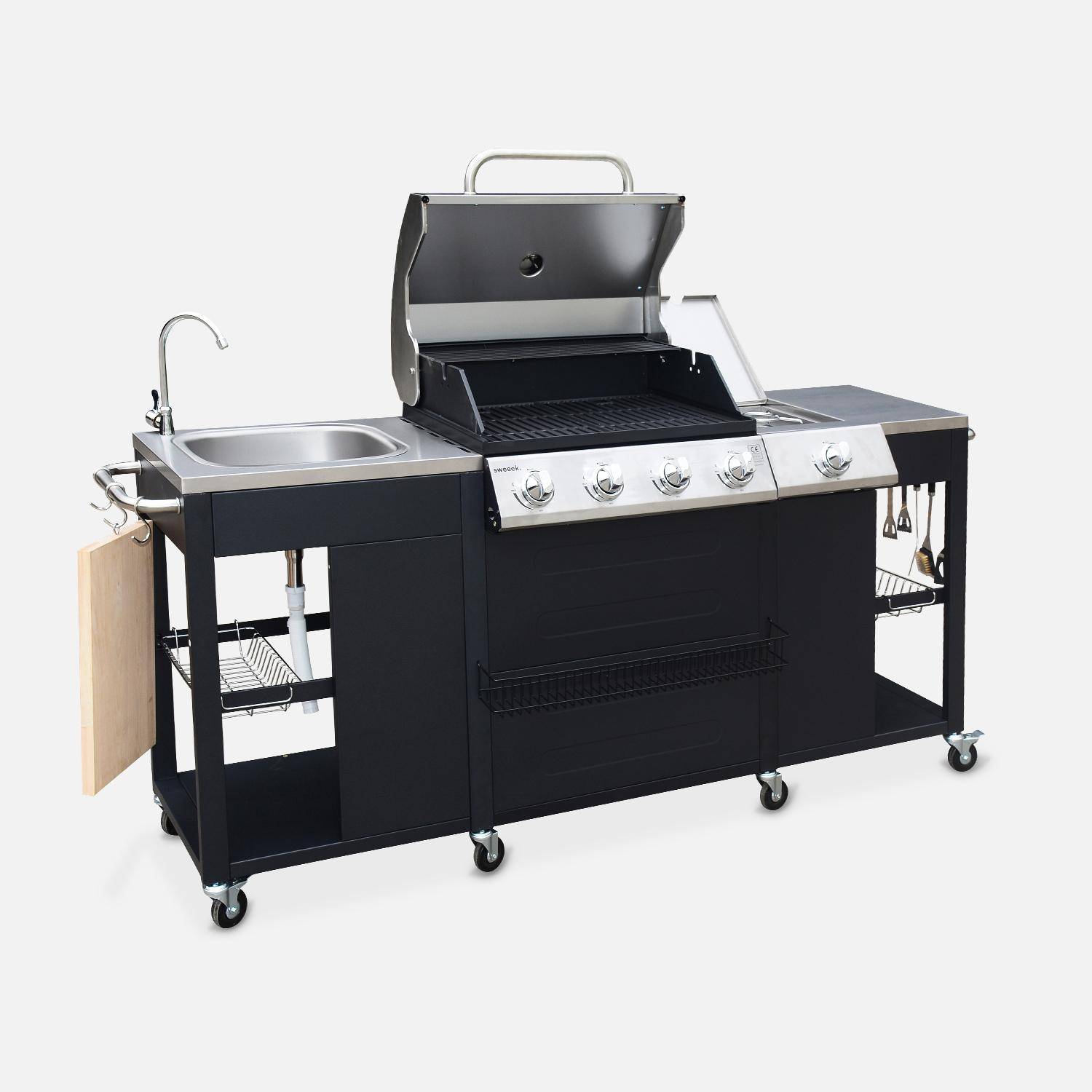 Gasbarbecue, buitenkeuken - D'Artagnan - Barbecue 4 branders + 1 zijbrander (gaspit), inox en zwart, gootsteen, houten snijplank, kookgerei - gasaansluiting G1/2 F15-21 meegeleverd.,sweeek,Photo7