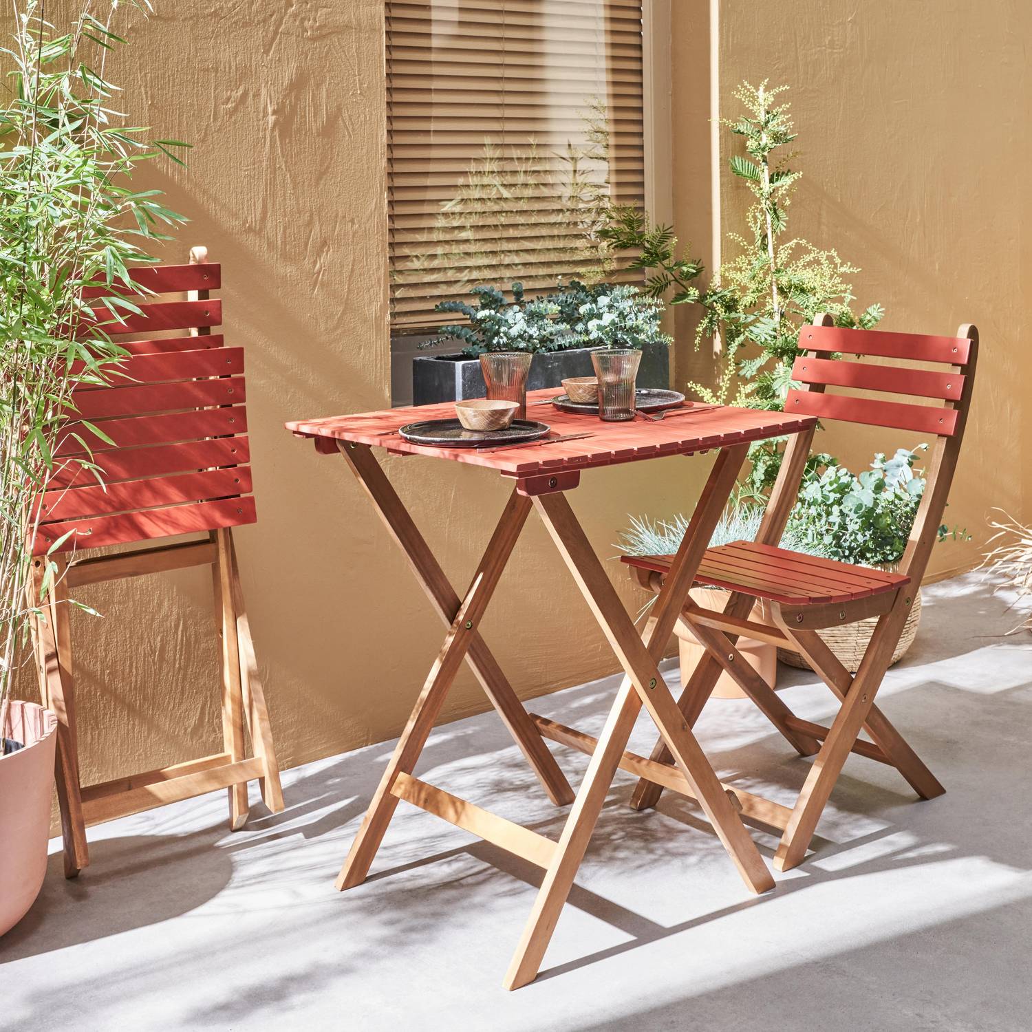 Mesa de jardim bistrô de madeira 60x60cm - Barcelona Bois / Terracotta - mesa dobrável quadrada bicolor em madeira de acácia com 2 cadeiras dobráveis Photo2
