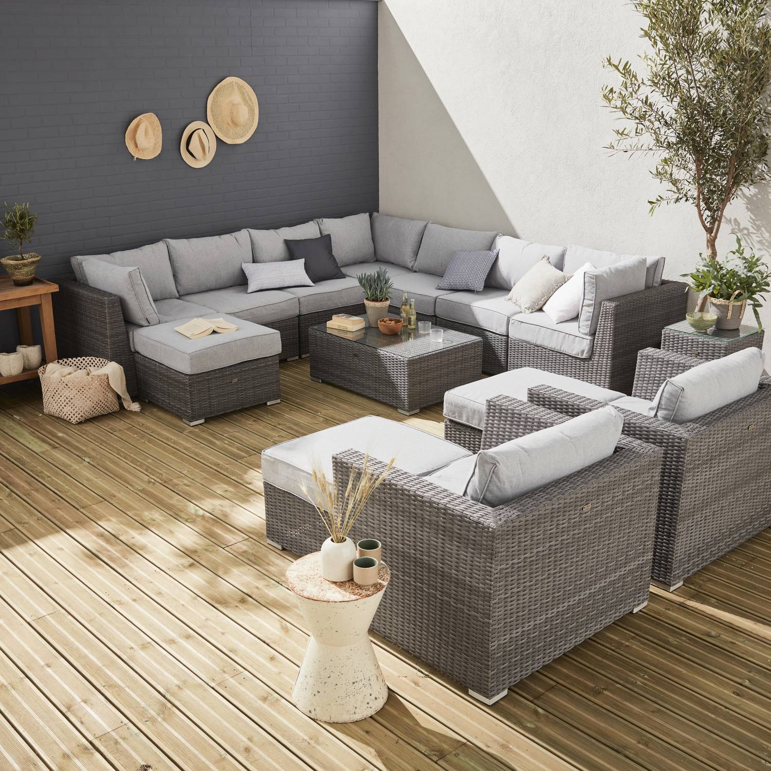 Mueble de jardín de resina trenzada redonda XXL - VERONA - Cojines beige naturales - 12 a 14 asientos, ajustables, ultra cómodos, de alta gama Photo1