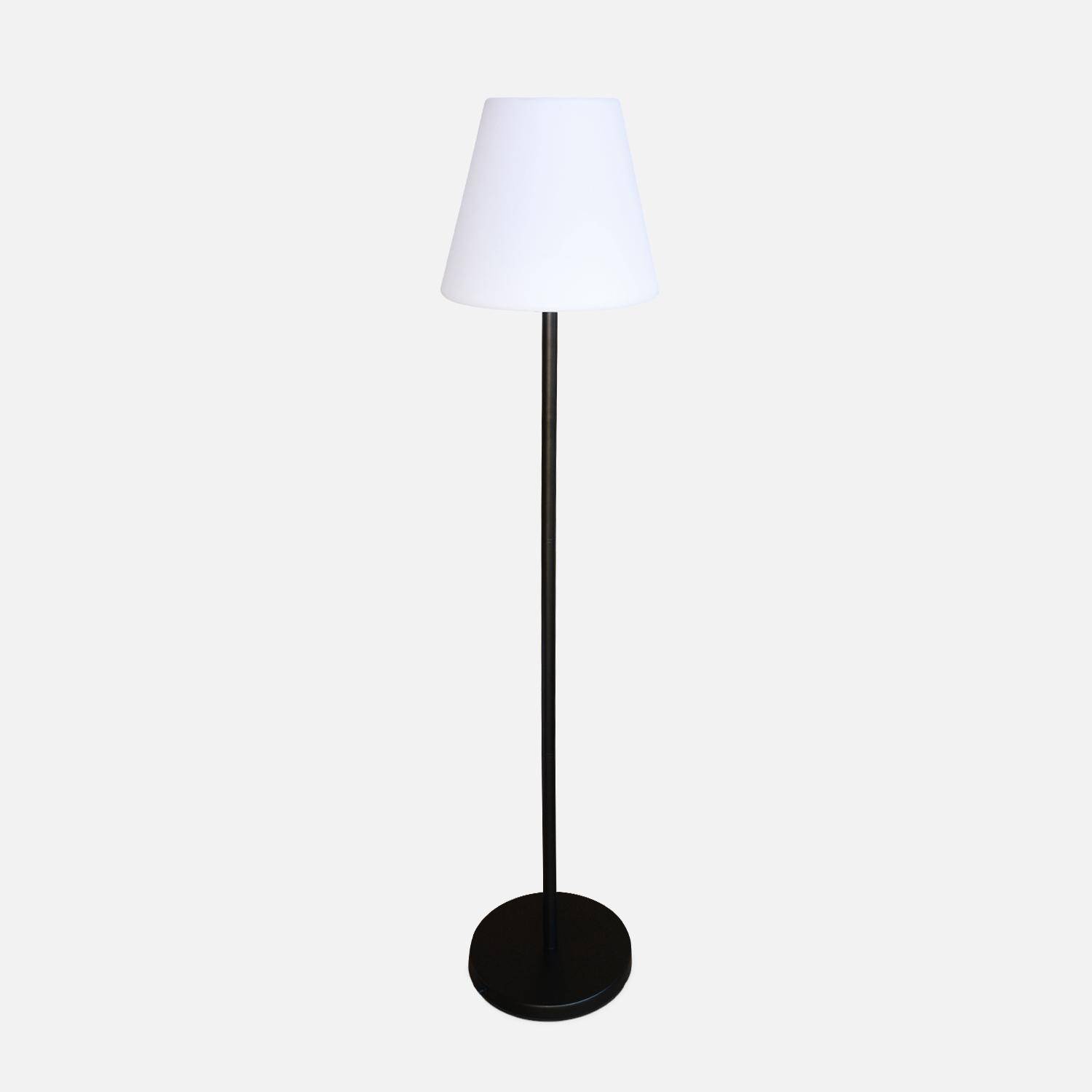 LED Stehlampe 150cm für den Außenbereich, Farbwechselfunktion der Beleuchtung, Modernes Design, kabellos und solarbetrieben mit Fernbedienung - LAMPADA XL Photo2