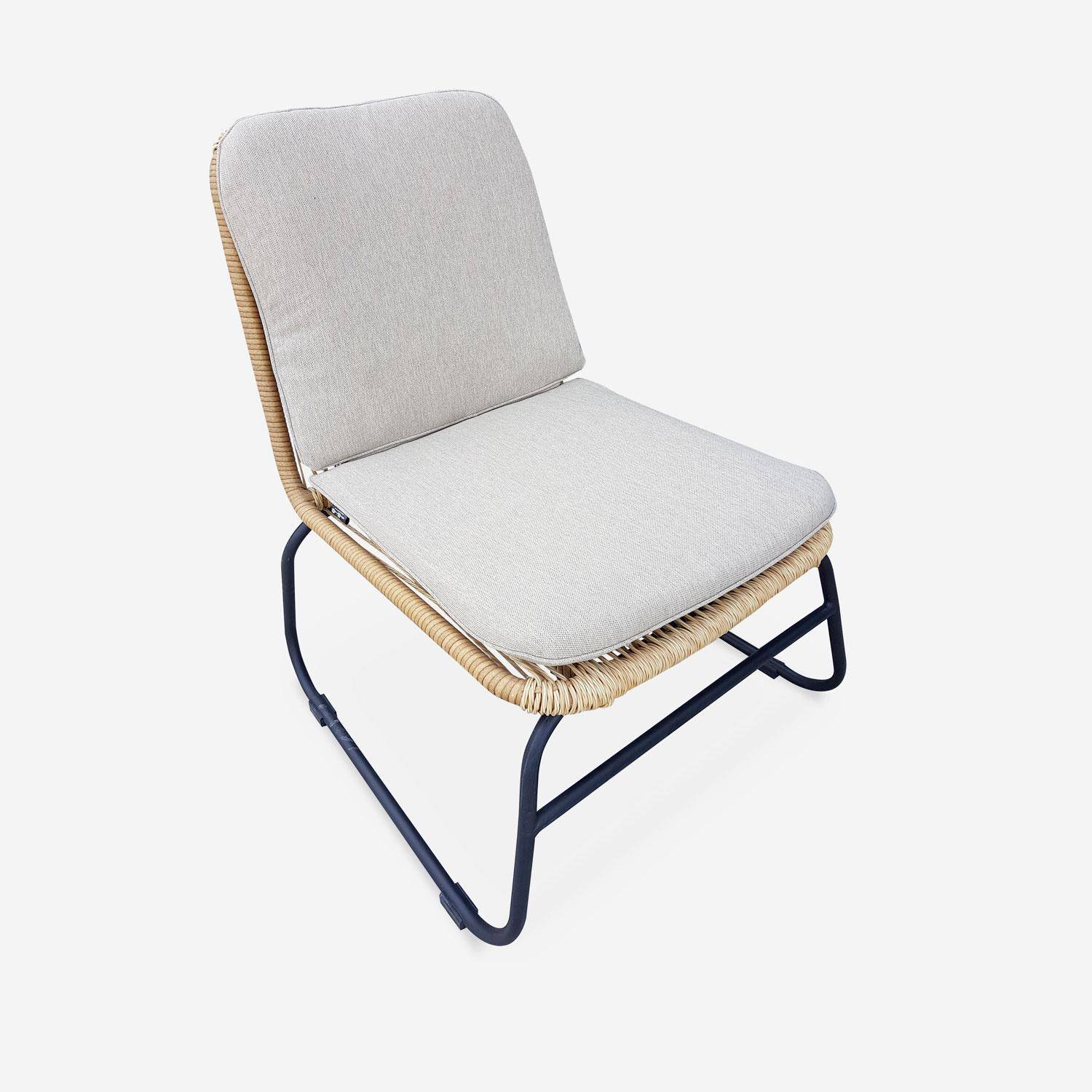 Salon de jardin bas 2 places LOMBOK – Lot de 2 chaises avec table d’appoint, résine tressée effet rotin, coussins beige Photo3