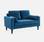 Sofá de veludo azul de 2 lugares em estilo escandinavo | sweeek