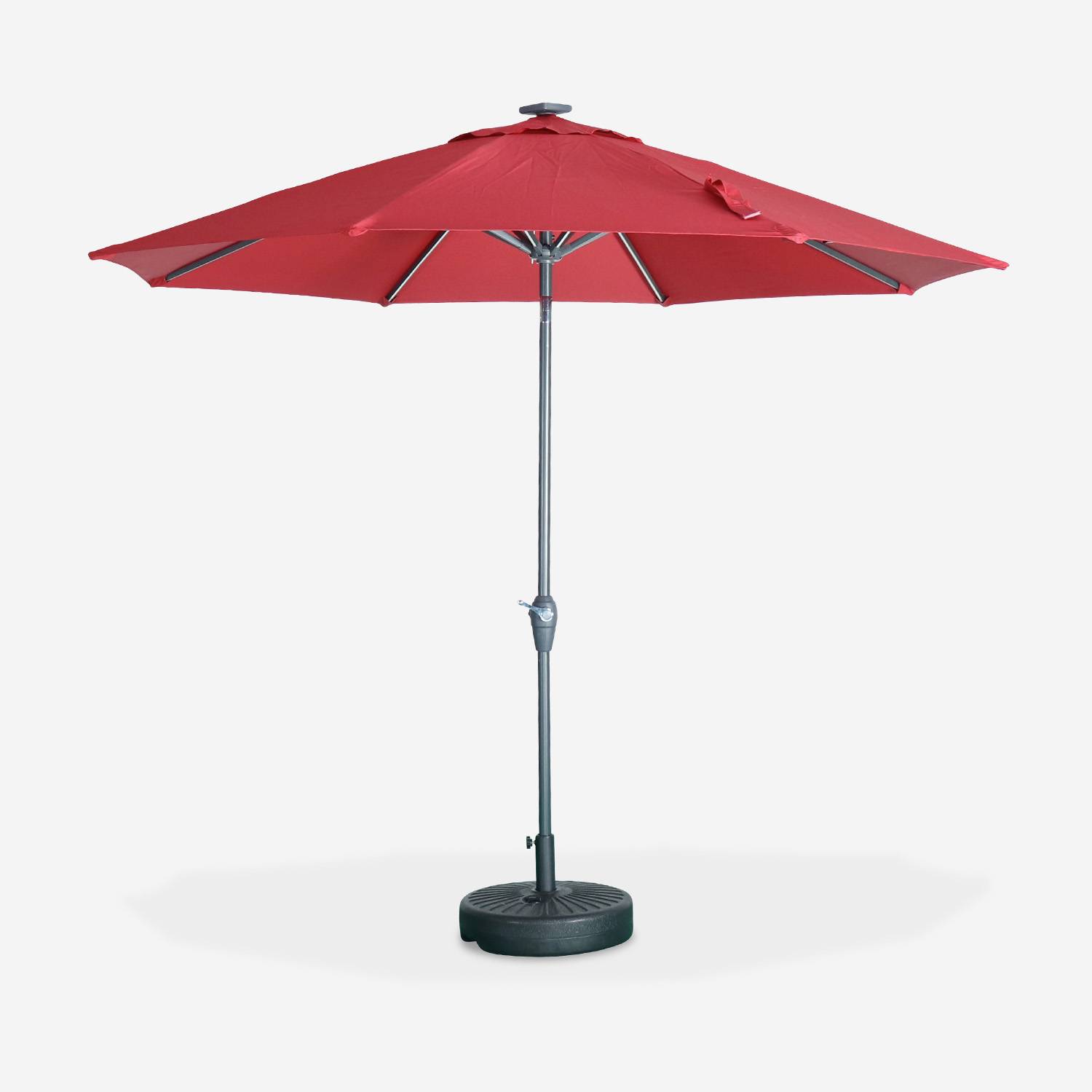 2.7m round centre pole LED parasol - adjustable aluminium central mast and crank handle opening - Helios - Red,sweeek,Photo1