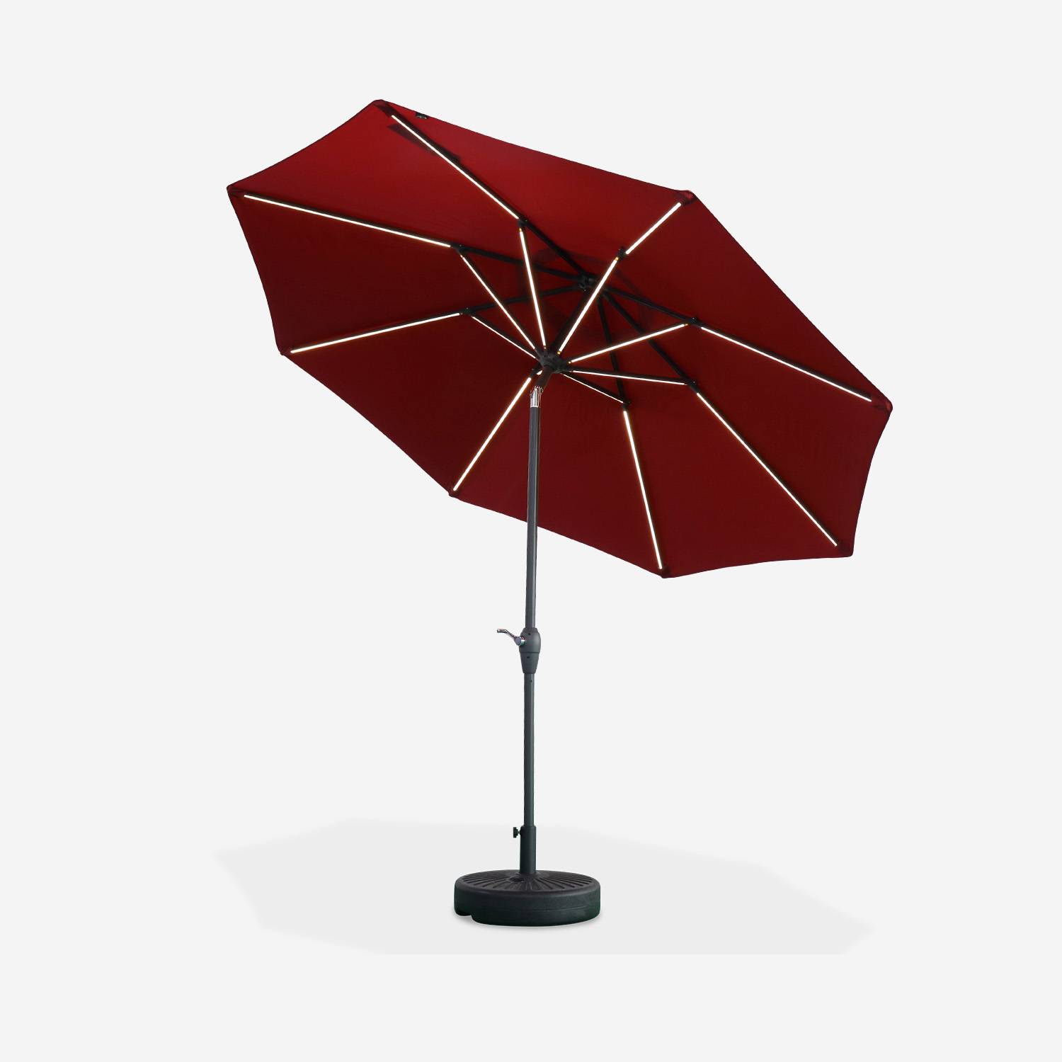 2.7m round centre pole LED parasol - adjustable aluminium central mast and crank handle opening - Helios - Red,sweeek,Photo4