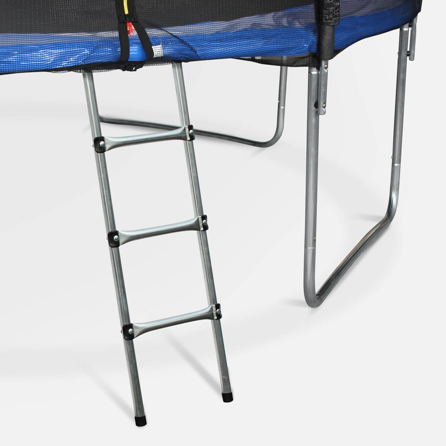 Pakket met accessoires voor trampoline Ø490cm Jupiter met een ladder, een beschermhoes, een opbergnet voor schoenen en een verankeringskit Photo2