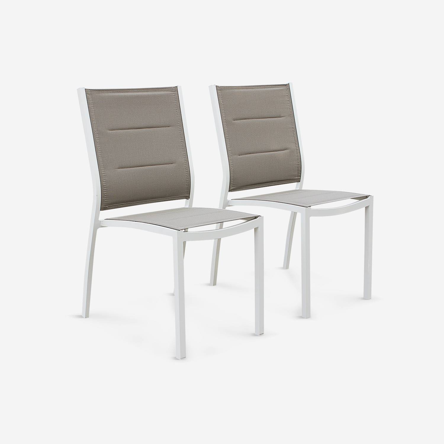 Lot de 2 chaises Chicago en aluminium blanc et textilène taupe empilables | sweeek
